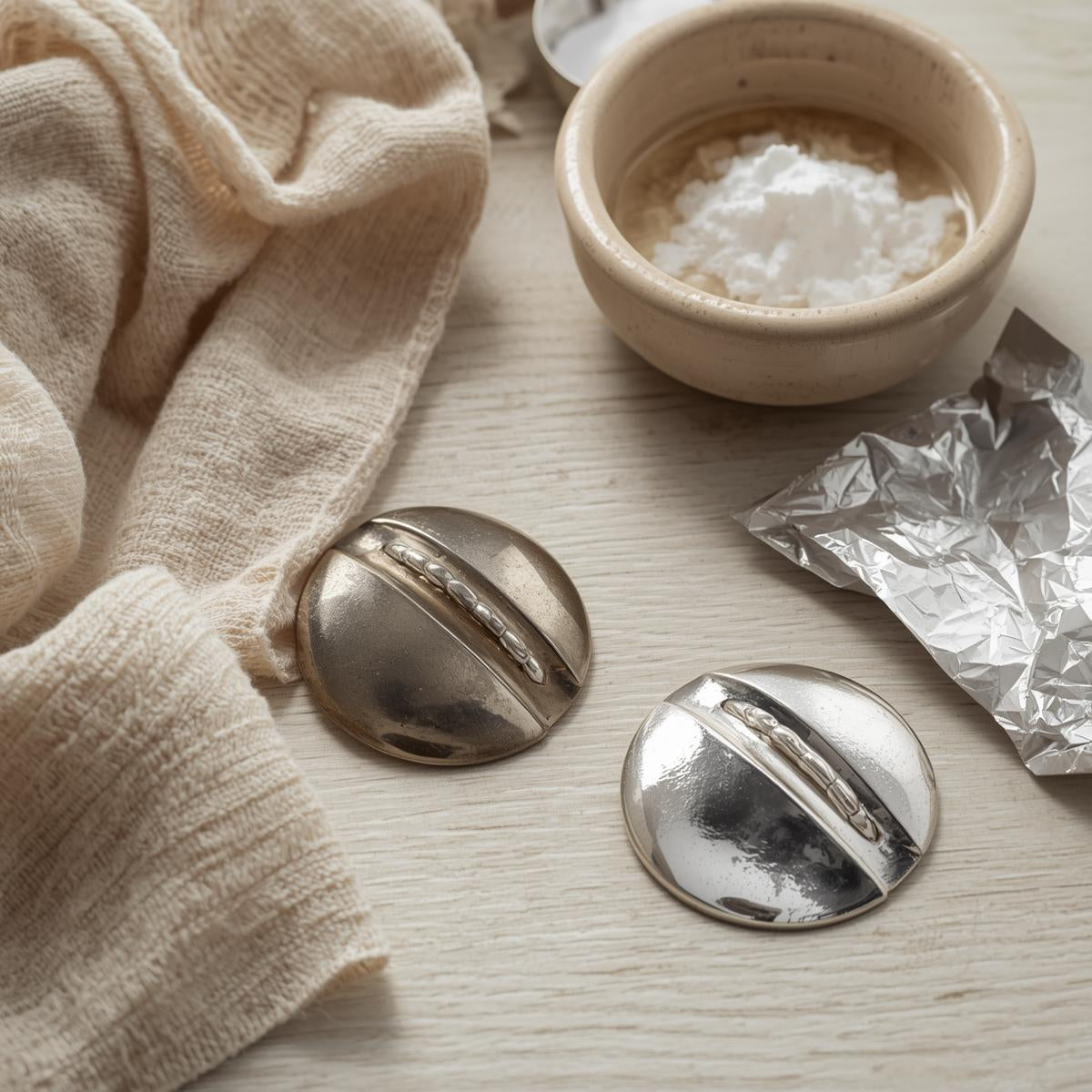 Le pH de la peau et l’oxydation des bijoux : pourquoi cela arrive (et que faire)