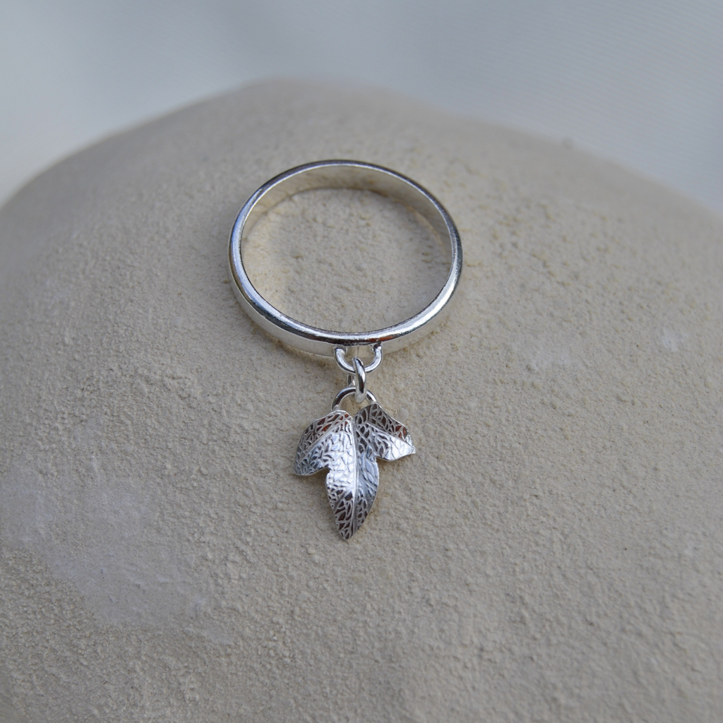 Bague Pampille - Feuille de lierre texturée