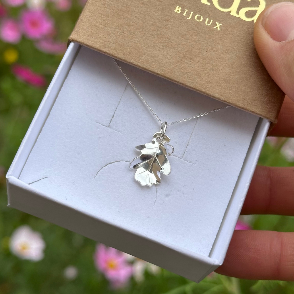 Collier - Petite feuille de chêne