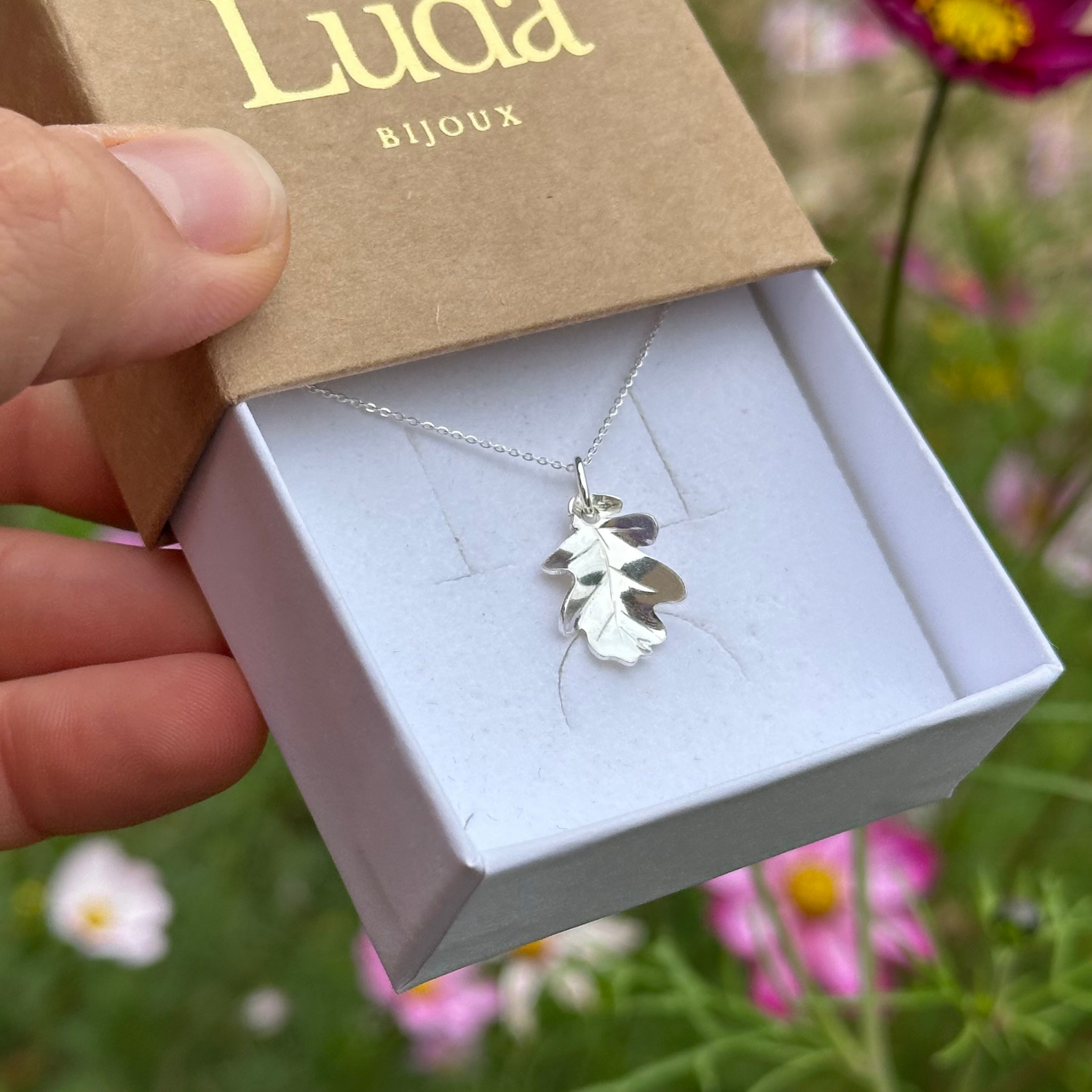 Collier - Petite feuille de chêne